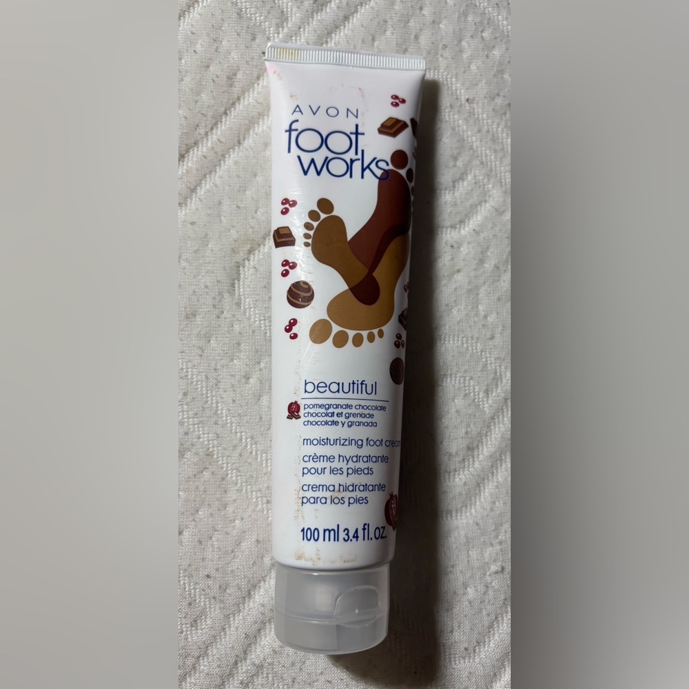 AVON FOOT WORKS POMEGRANATE CHOCOLATE MOISTURIZING FOOT CREAM